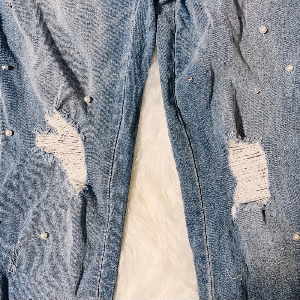AEROPOSTALE Pearl Embellished Distressed Mom Jeans - Picture 2 of 3